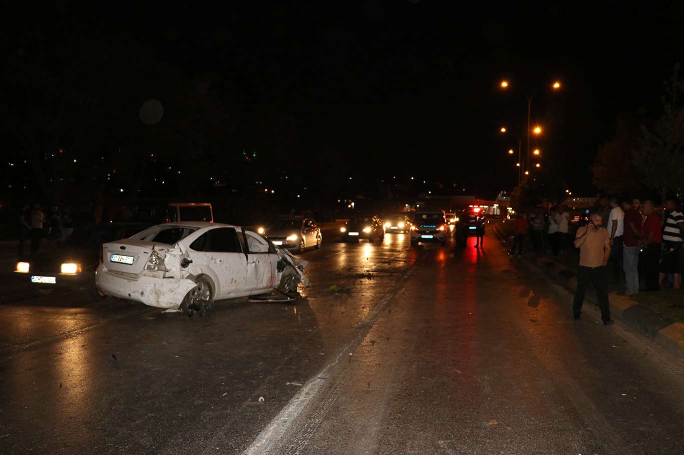 Aşırı hız kazaya neden oldu: Biri ağır 3 yaralı Aşırı hız kazaya neden oldu: Biri ağır 3 yaralı